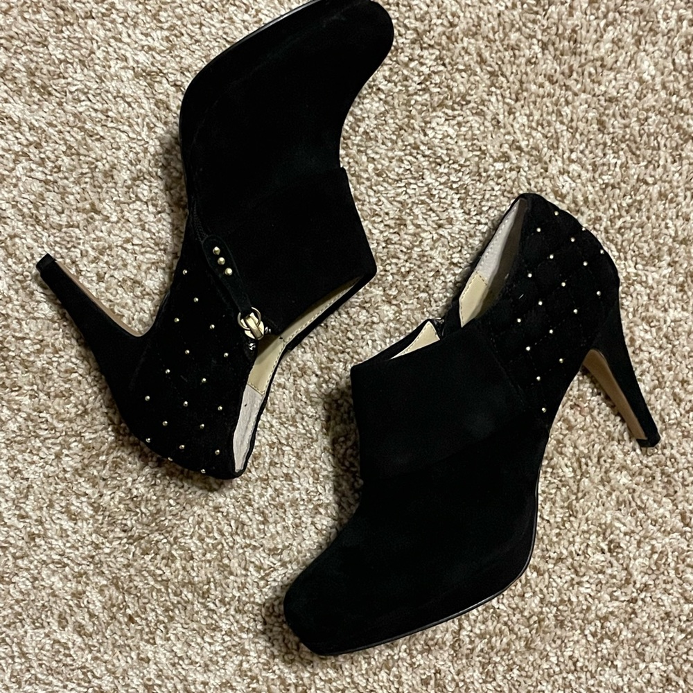 Adrienne Vittadini Black Suede Cuffed Studded Ankle Bootie stiletto 9-1/2 M EUC - Picture 5 of 16